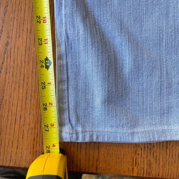 Dana Buchman Straight black label jeans light wash slight taper ankle size 6 - Picture 10 of 15